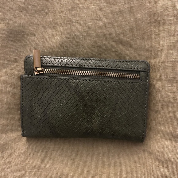 Fossil Python Textured Leather Wallet with Gold Plate - Picture 2 of 4